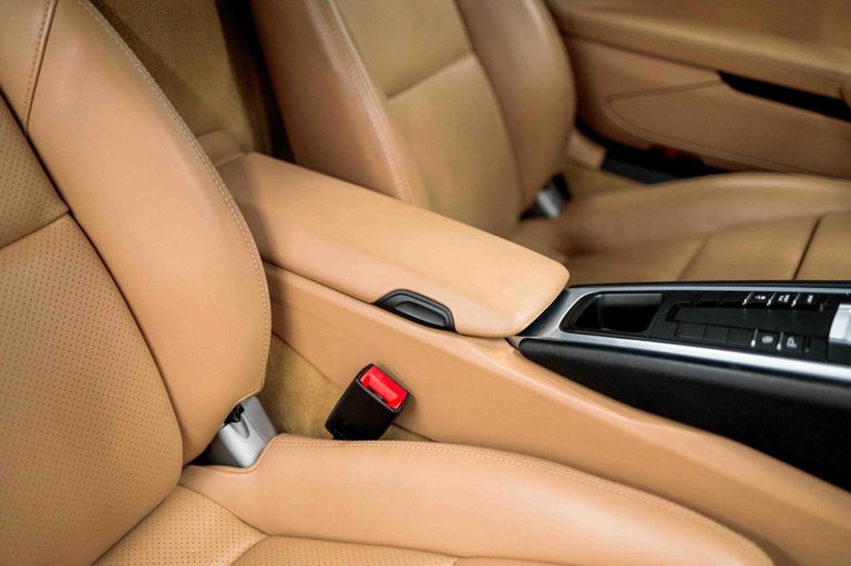 Porsche 981 Cayman S