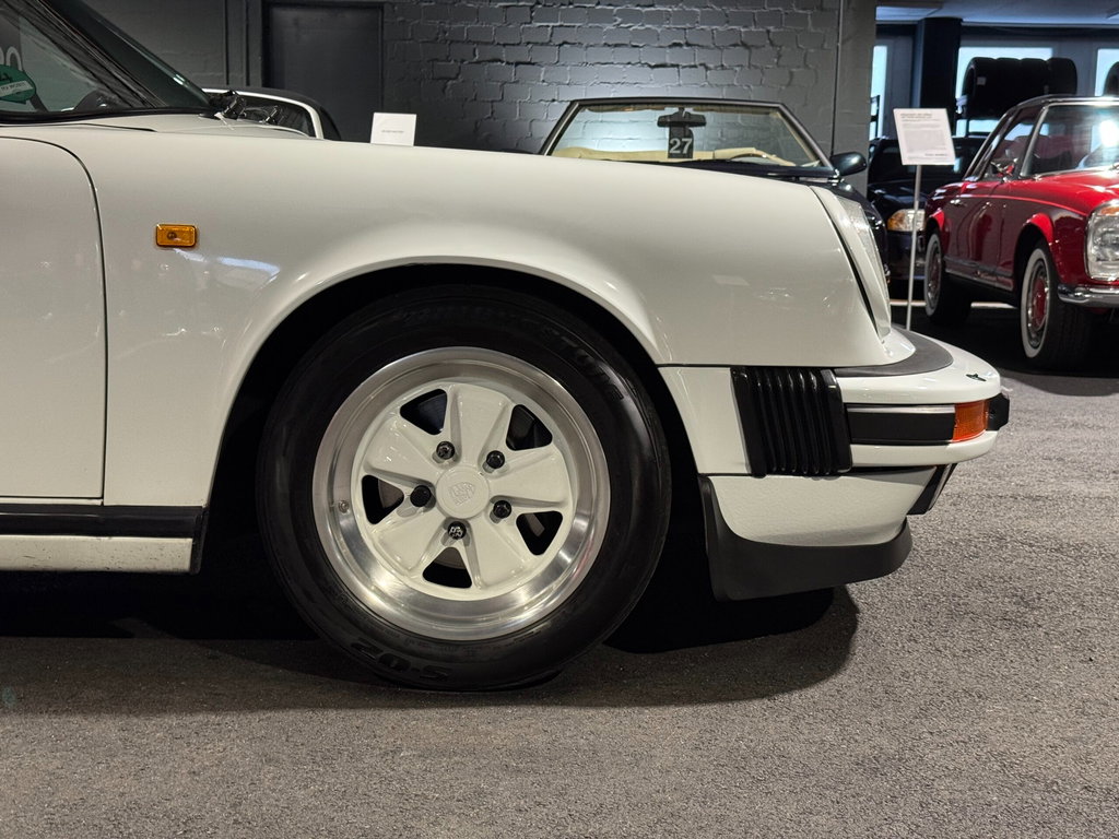 Porsche 911 Carrera 3.2