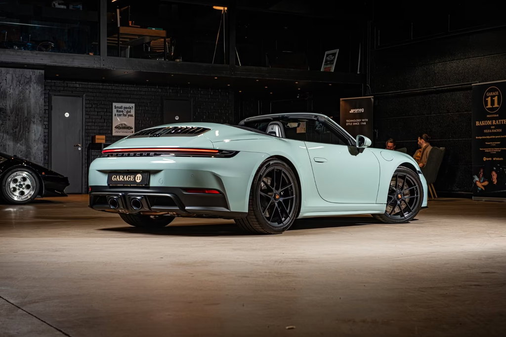 Porsche 992.2 Carrera GTS