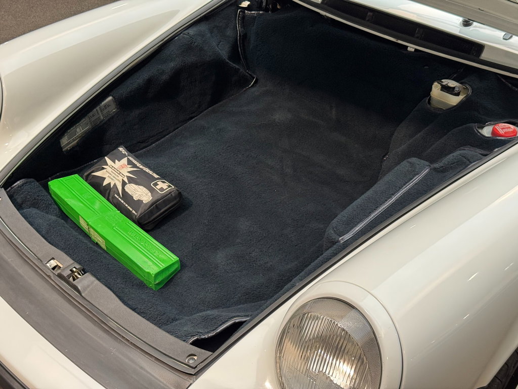 Porsche 911 Carrera 3.2