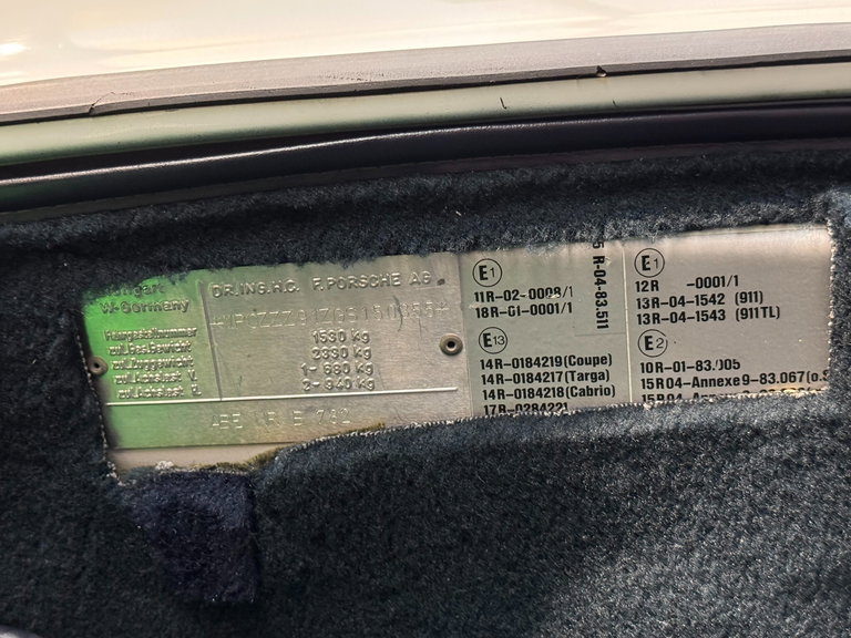 Porsche 911 Carrera 3.2