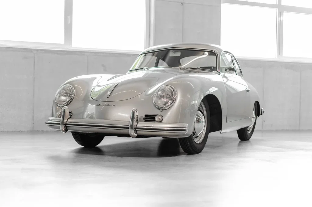 Porsche Silver – Between understatement and motorsport