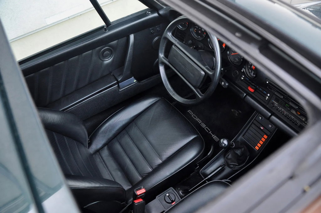 Porsche 911 Carrera 3.2