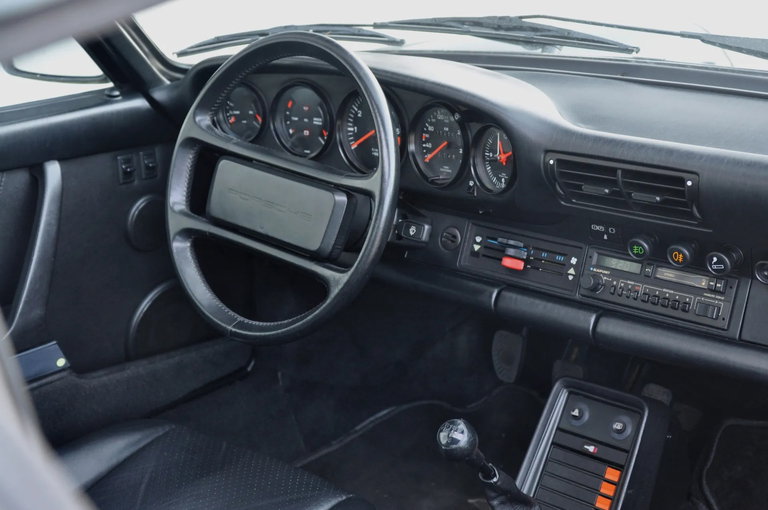 Porsche 911 Carrera 3.2