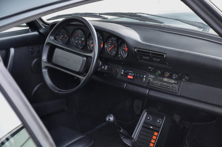 Porsche 911 Carrera 3.2