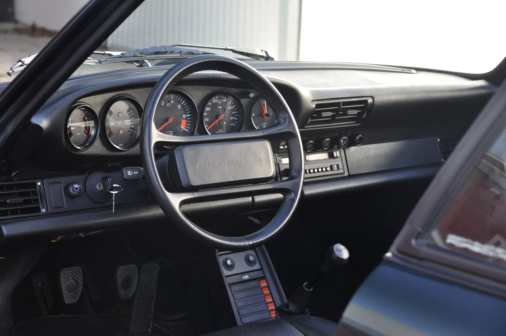 Porsche 911 Carrera 3.2