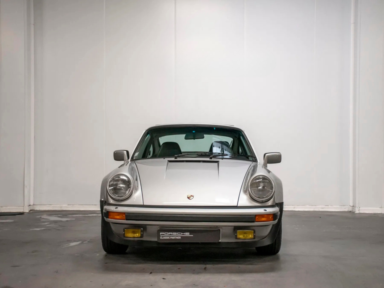Porsche Silver – Between understatement and motorsport