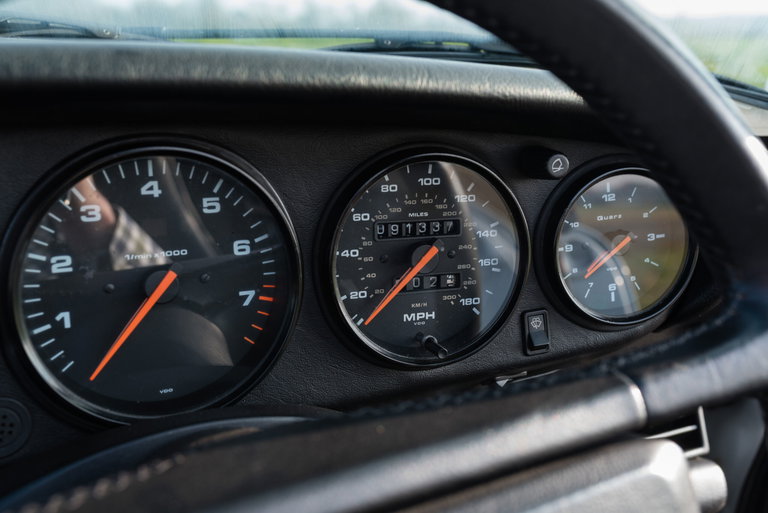 Porsche 964 Carrera 4