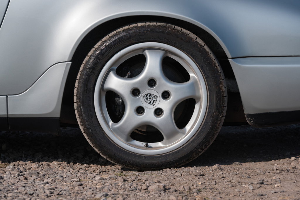 Porsche 964 Carrera 4