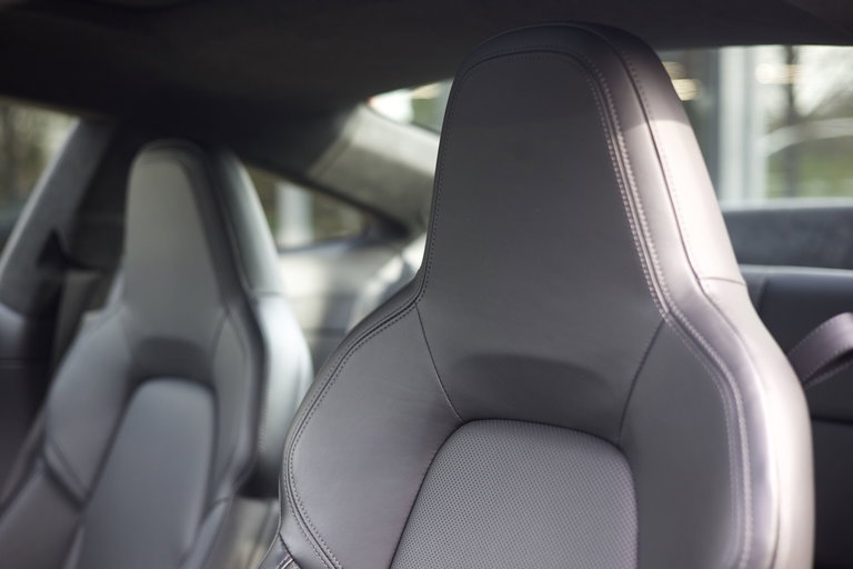 Porsche 992 Carrera 4 GTS