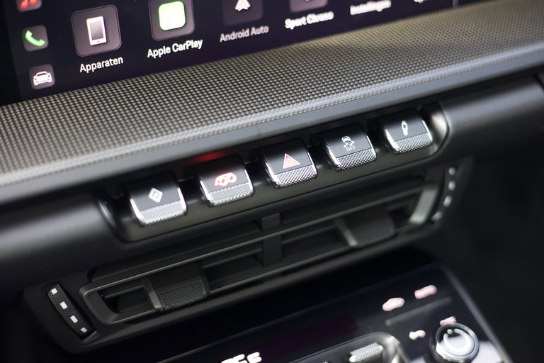 Porsche 992 Carrera 4 GTS