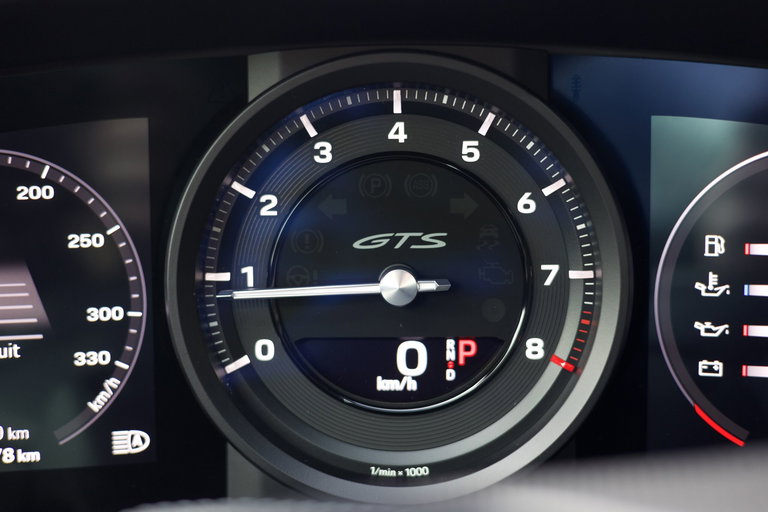 Porsche 992 Carrera 4 GTS