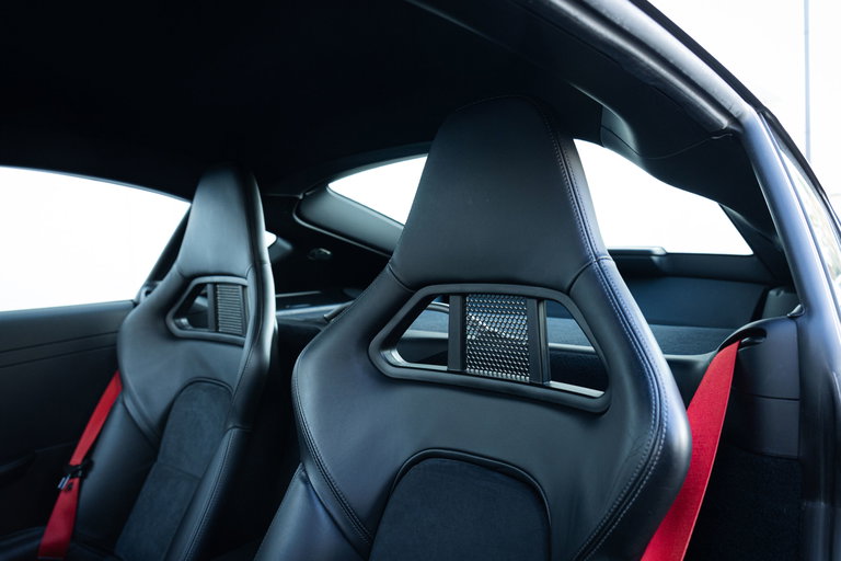 Porsche 987 Cayman R