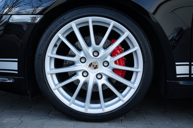 Porsche 987 Cayman R