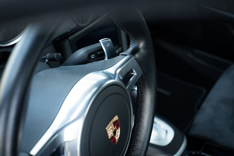 Porsche 987 Cayman R