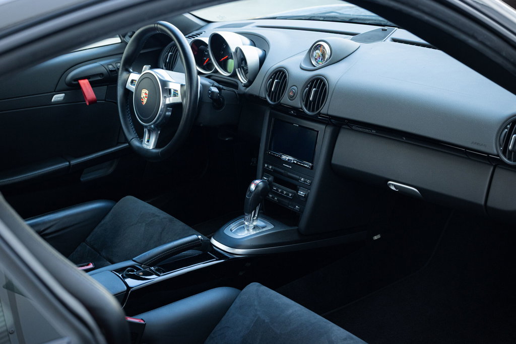 Porsche 987 Cayman R