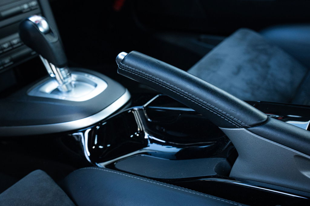 Porsche 987 Cayman R