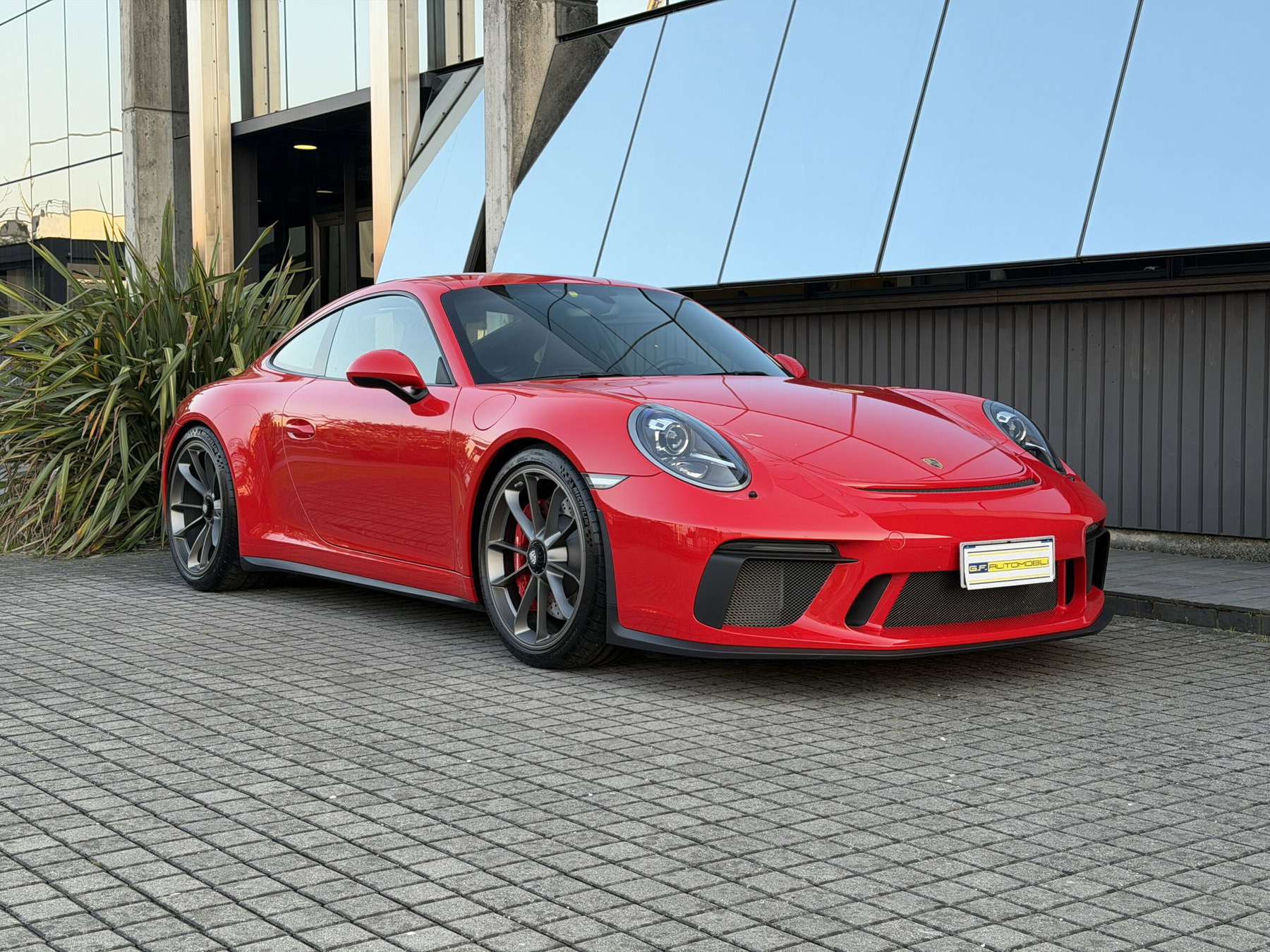 Porsche 991.2 GT3 Touring 2018 - elferspot.com - Marketplace for