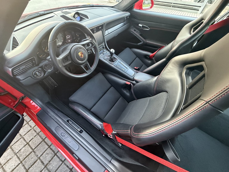 Porsche 991.2 GT3 Touring