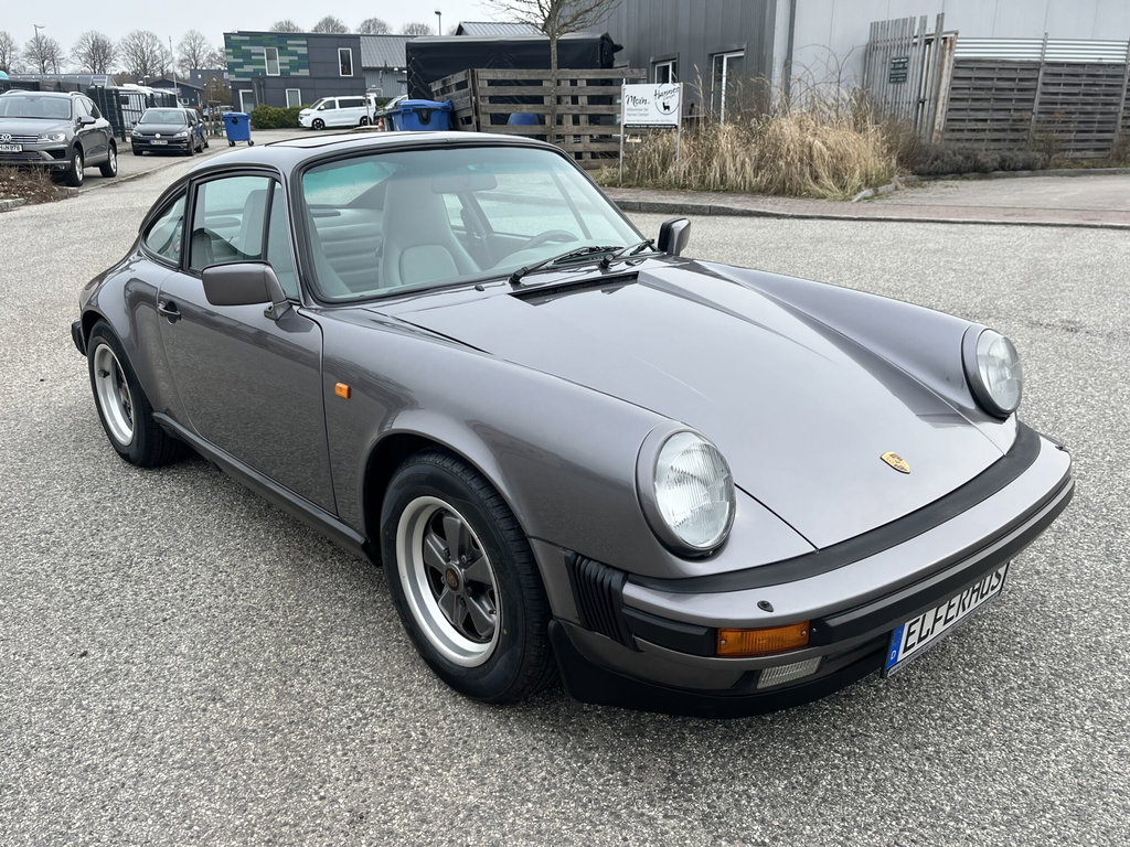 Porsche 911 Carrera 3.2