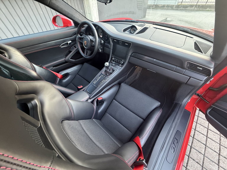 Porsche 991.2 GT3 Touring