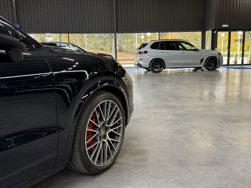 Porsche 992 Carrera 4 GTS