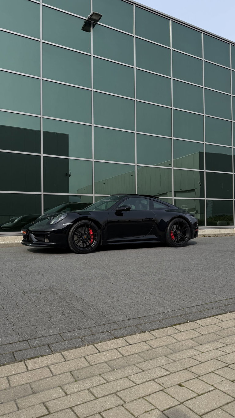 Porsche 992 Carrera 4 GTS