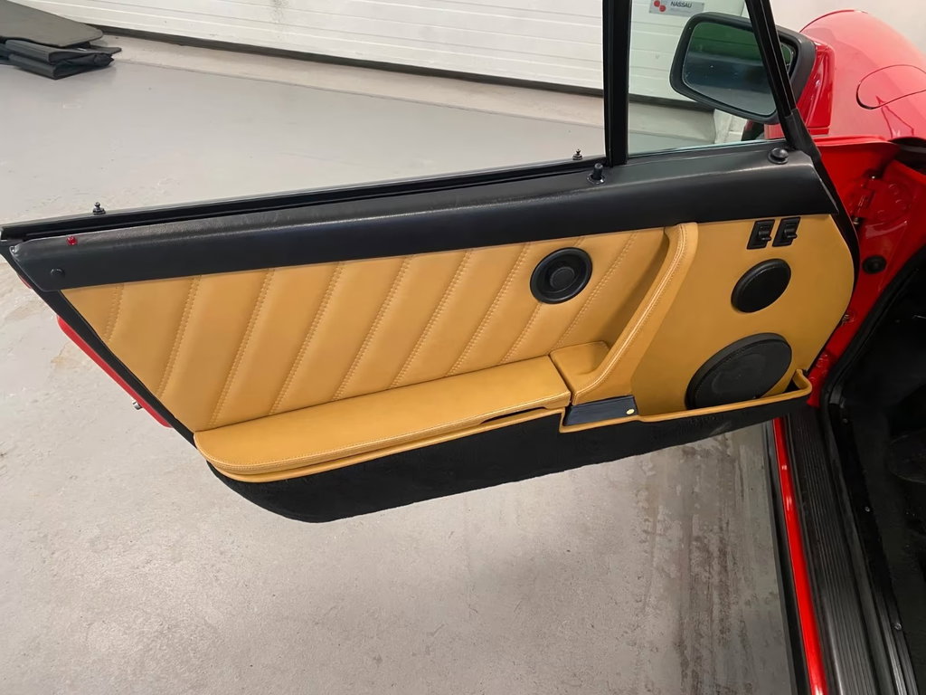 Porsche 911 Turbo 3.3 (US)