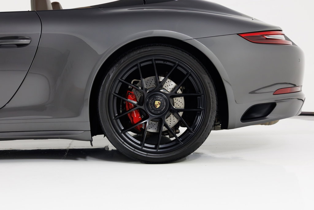 Porsche 991.2 Carrera GTS
