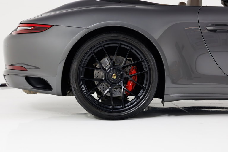 Porsche 991.2 Carrera GTS