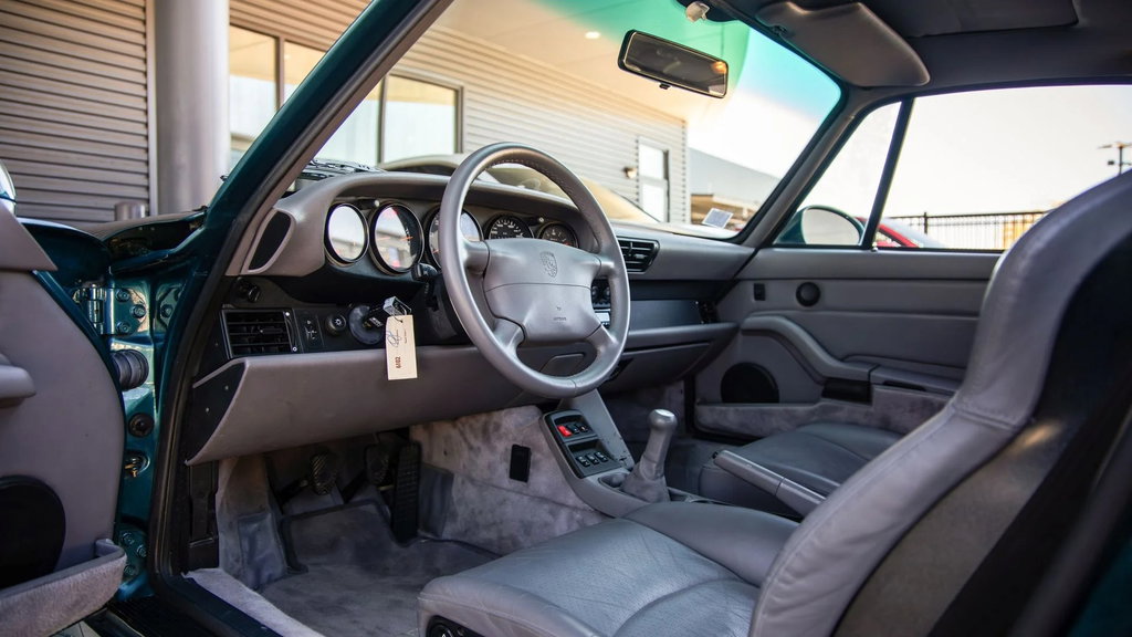 Porsche 993 Carrera 4