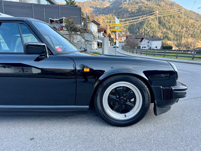 Porsche 911 Carrera 3.2