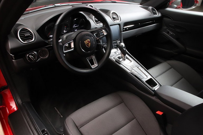 Porsche 718 Cayman T