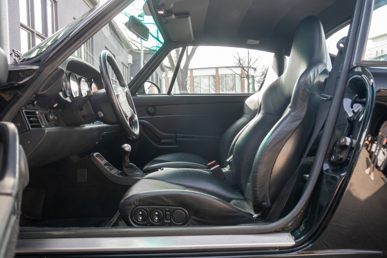 Porsche 993 Carrera 4S