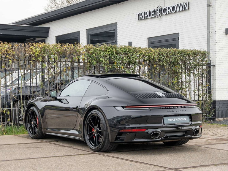 Porsche 992 Carrera 4 GTS