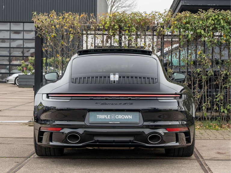 Porsche 992 Carrera 4 GTS