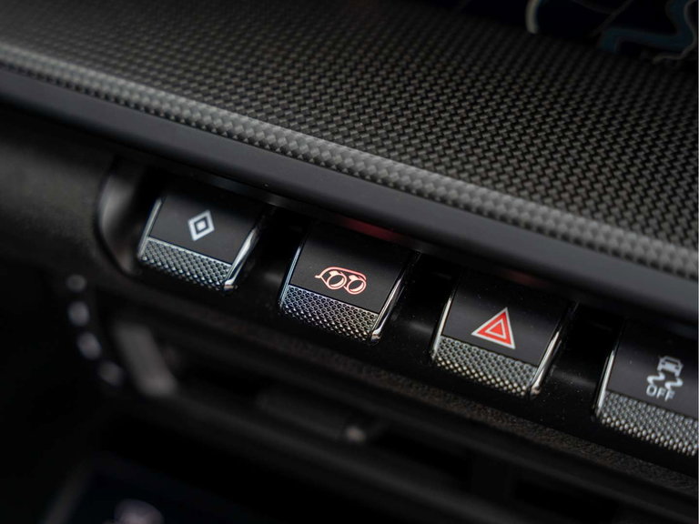 Porsche 992 Carrera 4 GTS