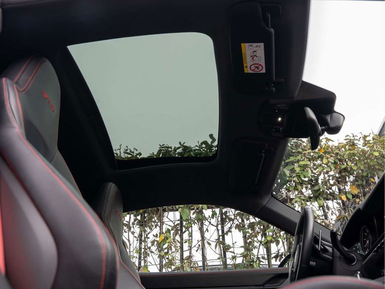 Porsche 992 Carrera 4 GTS