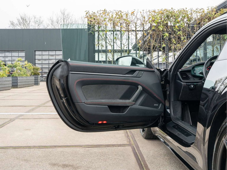 Porsche 992 Carrera 4 GTS