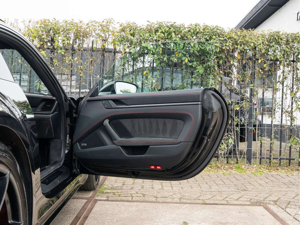 Porsche 992 Carrera 4 GTS