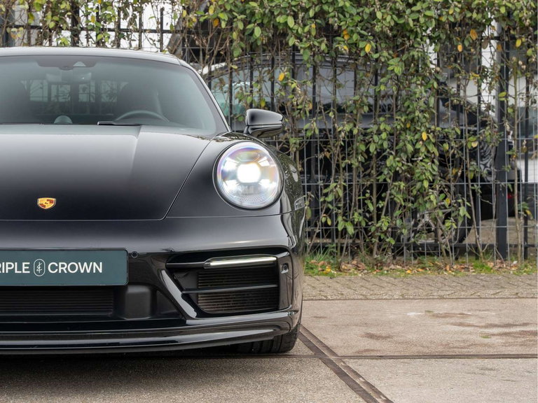 Porsche 992 Carrera 4 GTS