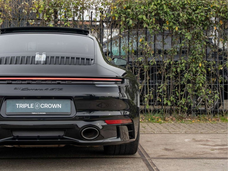 Porsche 992 Carrera 4 GTS