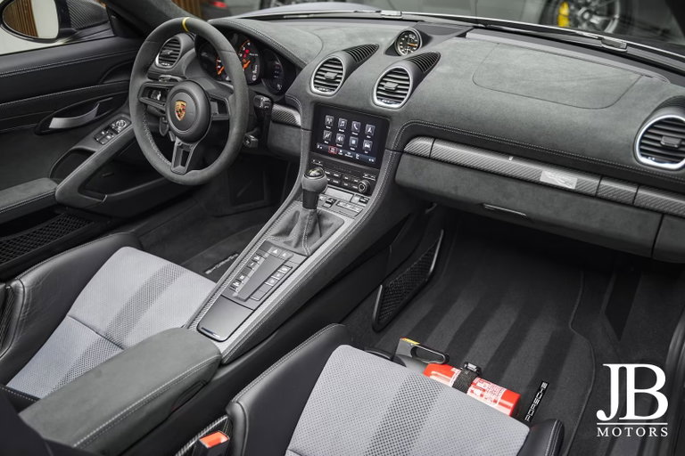 Porsche 718 Spyder RS