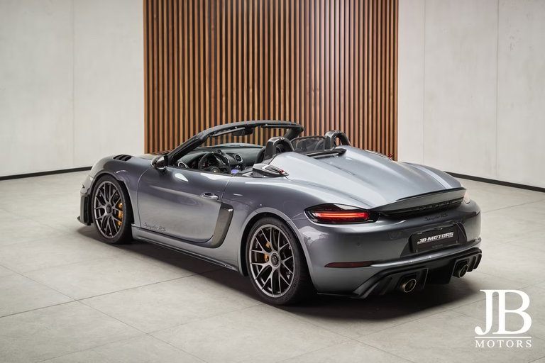 Porsche 718 Spyder RS