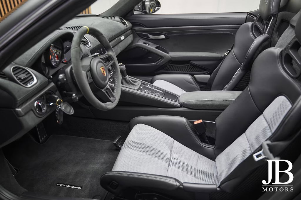 Porsche 718 Spyder RS