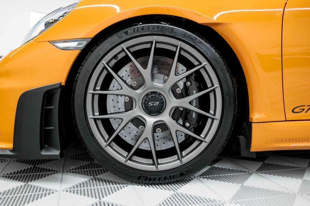 Porsche 718 Cayman GT4 RS