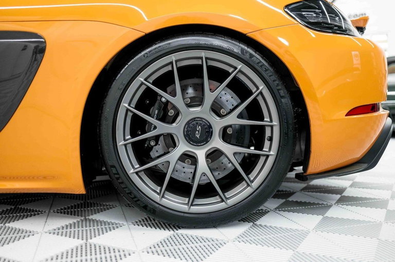 Porsche 718 Cayman GT4 RS
