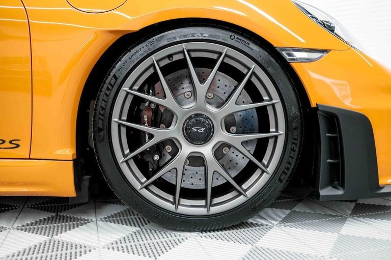 Porsche 718 Cayman GT4 RS