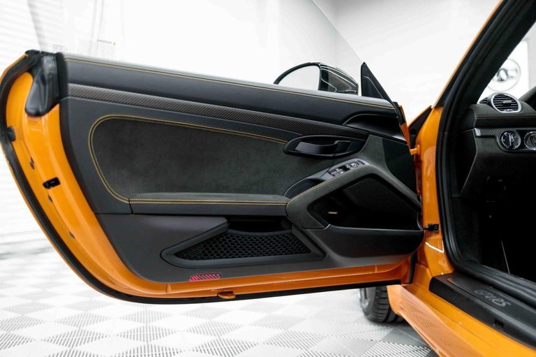 Porsche 718 Cayman GT4 RS