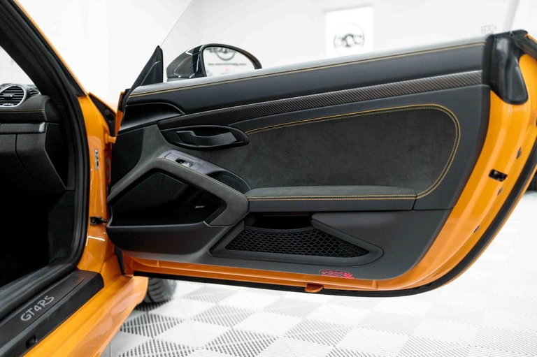 Porsche 718 Cayman GT4 RS